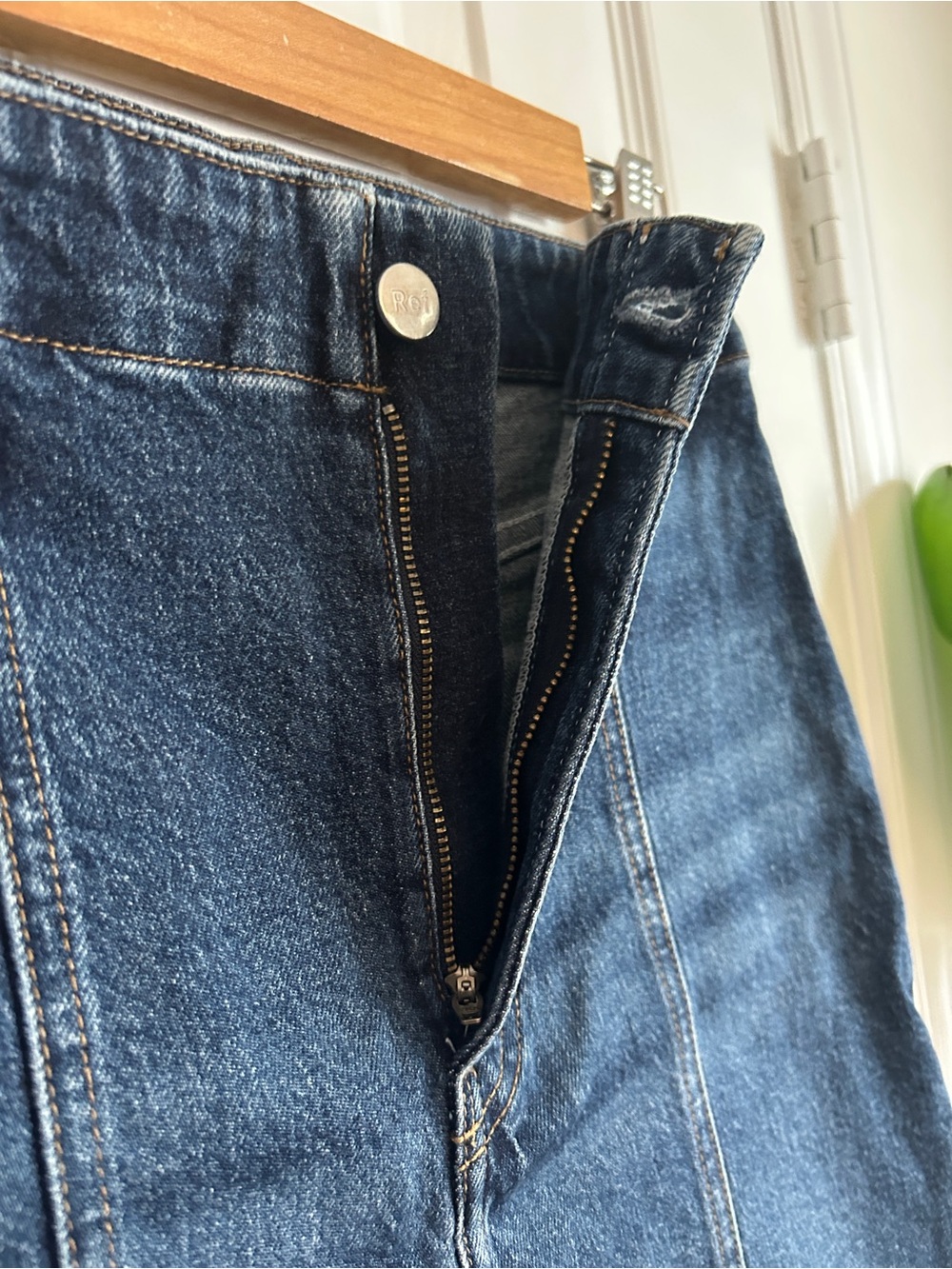 Reformation Mid-Rise Straight-Leg Jeans in Dark Blue - Picture 4 of 8